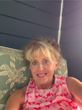 Meet your Posher, Deborah